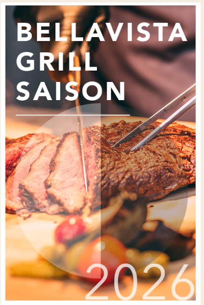 Essen auf asiatische Weise zubereitet in dekorativen Schälchen mit dem Text Taste your way around the world