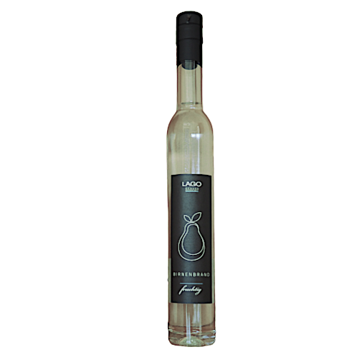 eine Flasche LAGO Grappa  di Moscato vor blauem Hintergrund